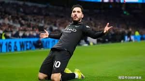 深度解析“武汉麻将”：独特的“赖子”与“开口”规则下的变幻莫测。（透视武汉麻将：“赖子”与“开口”规则塑造的多变玩法）