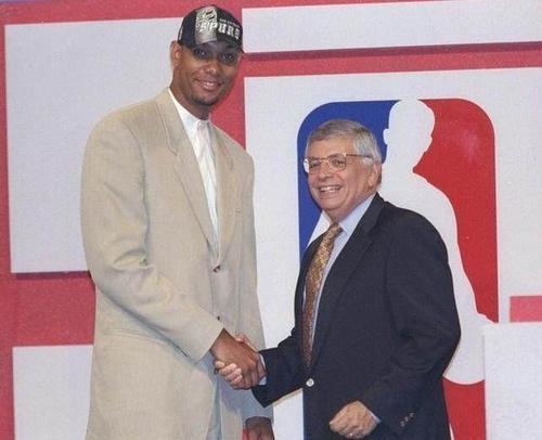 前锋同样因 前锋同样因