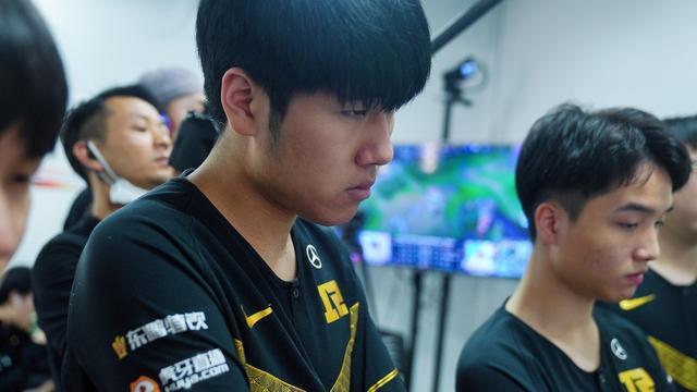 现不佳背后 现不佳背后