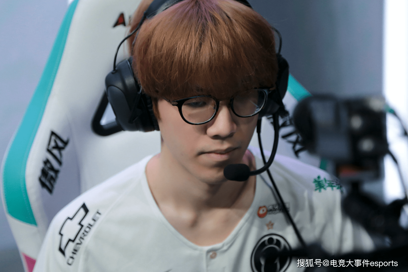 阿森纳通过